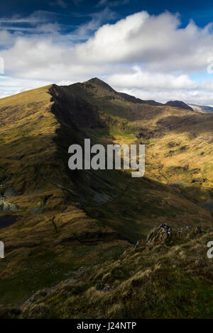 Snowdon und Y Lliwedd von Yr Aran, Snowdonia-Nationalpark, Wales Stockfoto