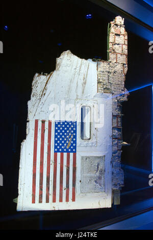Reste des zerstörten Space Shuttle Challenger am Visitor Complex am NASA Kennedy Space Center, Florida angezeigt. Stockfoto