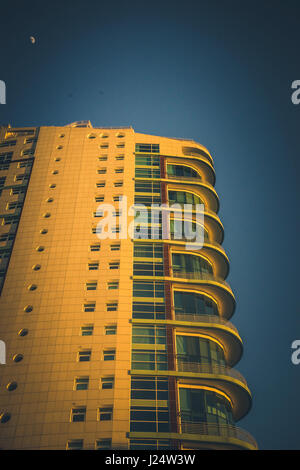 São Rafael und São Gabriel Türme sind zwei berühmten Towers in Parques Das Nações, Lissabon, Portugal Stockfoto