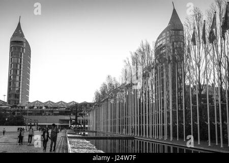 São Rafael und São Gabriel Türme sind zwei berühmten Towers in Parques Das Nações, Lissabon, Portugal Stockfoto