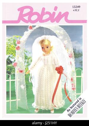 Retro 1970s Sindy's Hochzeitskleid Strickmuster von Robin Wools Ltd, England, U.K. Stockfoto
