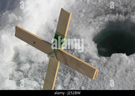 Hausgemachte Kreuz Eis Angelrute. Stockfoto