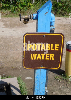 Trinkwasser-Station auf einem Campingplatz. Stockfoto