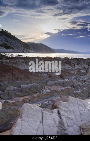 Flysch in Sakoneta Strand, Baskenland Stockfoto