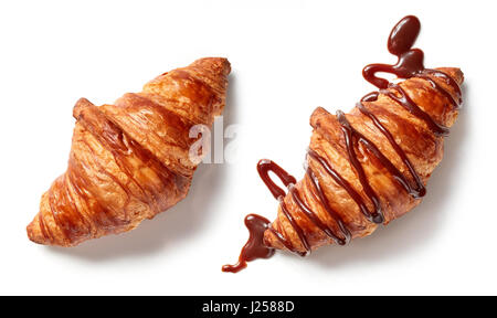 zwei Croissants isoliert auf weißem Hintergrund, Ansicht von oben Stockfoto