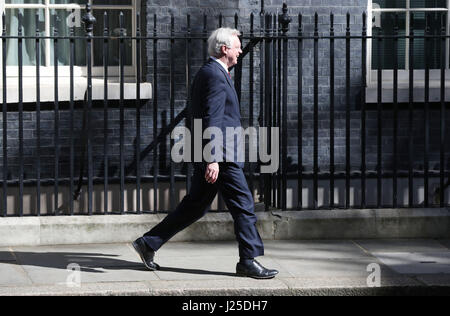 Brexit Sekretär David Davis 10 Downing Street, London, nach einer Kabinettssitzung zu verlassen. Stockfoto