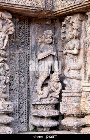 Carving-Details eines Tempels, Sonnentempel von Konark, Puri, Orissa, Indien Stockfoto