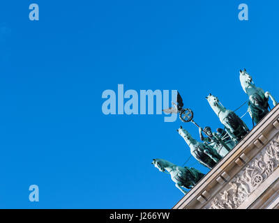 Detail der Quadriga auf dem Brandenburger Tor in Berlin, Deutschland Stockfoto