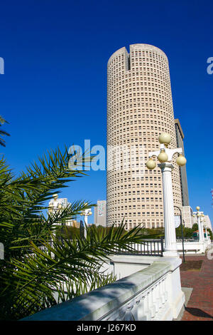 TAMPA, FLORIDA, USA - 6. Dezember 2003: Rivergate Hochhaus im Central Business District an einem sonnigen Tag. Stockfoto