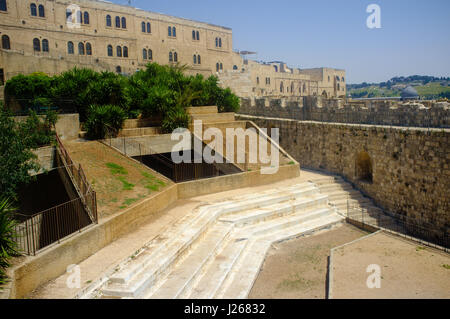 Antike Stadt wie aus den Mauern gesehen. Jerusalem, Israel. Stockfoto