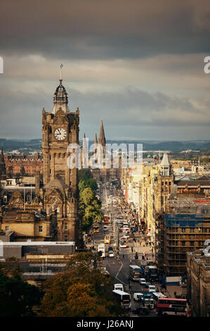 Edinburgh Straße Dachterrasse Blick auf die Stadt im Vereinigten Königreich. Stockfoto