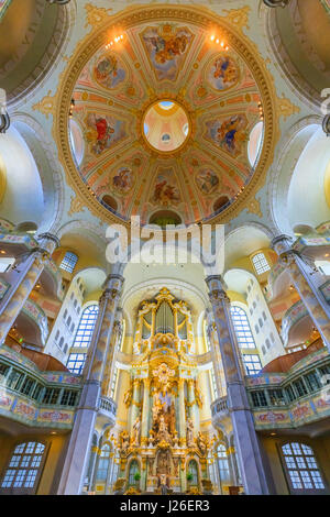 Im Inneren der Frauenkirche (Liebfrauenkirche), eine evangelisch-lutherische Kirche in Dresden, der Hauptstadt des deutschen Bundeslandes Sachsen Stockfoto