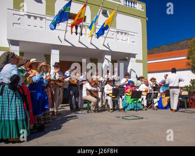 Tejeda, Spanien - 5 Februar: Touristen und Einheimische genießen Fiesta del Almendro En Flor, Mandel Blume Feier, 5. Februar 2017 in Tejeda Gran Cana Stockfoto