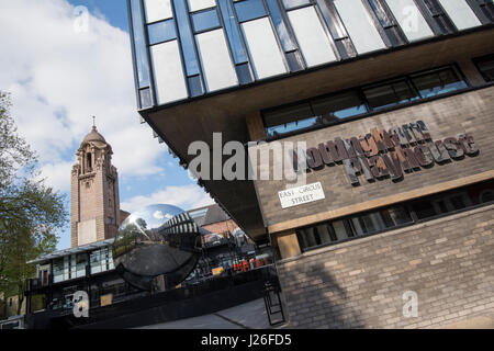 Die Nottingham Playhouse und Sky Mirror, Nottingham Stadt Nottinghamshire England UK Stockfoto