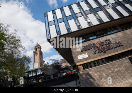 Die Nottingham Playhouse und Sky Mirror, Nottingham Stadt Nottinghamshire England UK Stockfoto