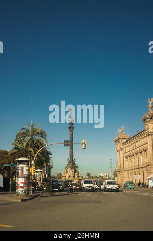 Straßenansicht der Kolumbus-Denkmal in Barcelona Stockfoto