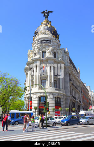 Madrid, Spanien - 9. Mai 2012: Metropolis Gebäude an der Ecke Calle de Alcalá und Gran Via in Madrid Stockfoto