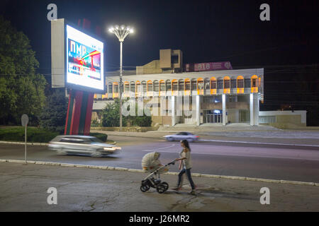 24.08.2016, Moldawien, Transnistrien, Tiraspol - (jetzt: Palast der Kinder und Jugendlichen Kreativität) an der zentralen Hauptstraße 25. Oktober. Transnistrien ist eine abstoßende moldauischen Republik unter russischem Einfluss östlich des Flusses Dnister. Die Region löste sich 1992 aus der Republik Moldau und nicht von einem anderen Land anerkannt. Auch die Russisch-abhängige Entität ist bekannt als die Transdnestrovian Republik (Pridnestrovkaja Moldavskaja Respublika / PMR). Tiraspol ist die Hauptstadt. 00A160824D406CAROEX. JPG - nicht für den Verkauf in G E R M A N Y, A U S T R I A S W I T Z E R L A N D [MODEL-RELEASE: Nein, PRO Stockfoto