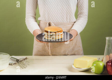 Pfannkuchen. Frühstück. Snacks. Frühstück für die ganze Familie. Mit Textfreiraum. Stockfoto