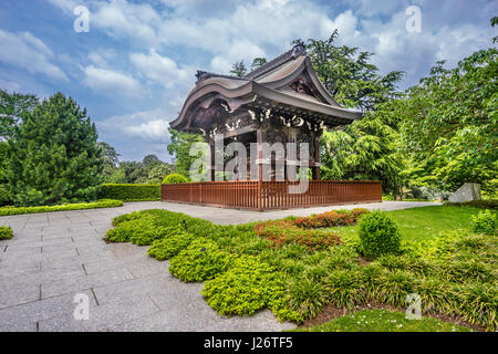 Großbritannien, England, Kew Gardens in London Borough of Richmond upon Thames, Blick auf das japanische Tor Stockfoto