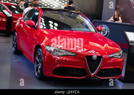 Belgrad, Serbien - 24. März 2017: Neue Alfa Romeo Giulia auf Belgrad präsentiert 53. Internationalen Automobilausstellung - MSA (OICA). Stockfoto