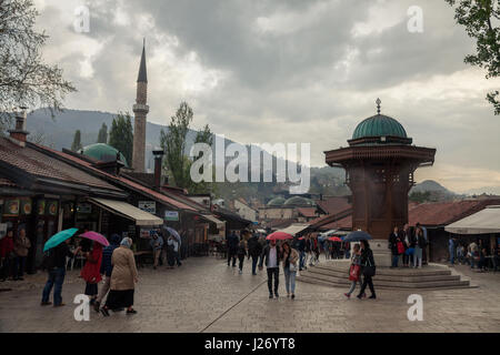 SARAJEVO, Bosnien-Herzegowina - 15. April 2017: Sebilj Brunnen, Bacarsija Bezirk, am Nachmittag. Dieser Brunnen gilt als eines der Stockfoto