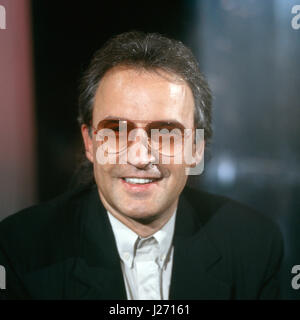 Italienischer Musikproduzent und Komponist Giorgio Moroder, Deutschland 1980er Jahre. Italienische Musik Produzent und Komponist Giorgio Moroder, Deutschland der 80er Jahre. Stockfoto