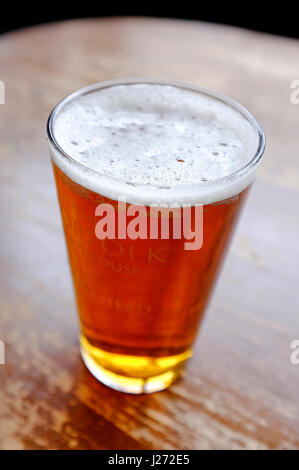 pale Ale Bier im Pub Tabelle Stockfoto