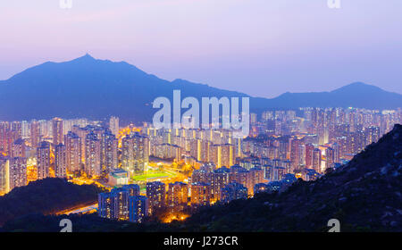 Hong Kong Tuen Mun Innenstadt bei Sonnenuntergang Stockfoto