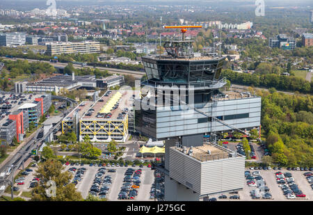 Areal-Ansicht des DŸsseldorf International Airport, Air Traffic Control Tower, Stockfoto