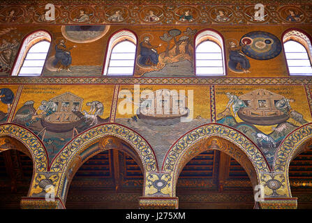 Südwand Mosaiken Darstellung die Bibliacl Geschichte von Noah in der Norman-byzantinischen mittelalterlichen Kathedrale von Monreale, Provinz von Palermo, Sizilien, Italien. Stockfoto