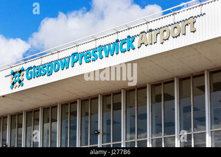 Ortseingangsschild an der Glasgow Prestwick Flughafen Prestwick, Ayrshire, Schottland, Großbritannien. Der Flughafen wurde von der schottischen Regierung gekauft und wurde nun nati Stockfoto