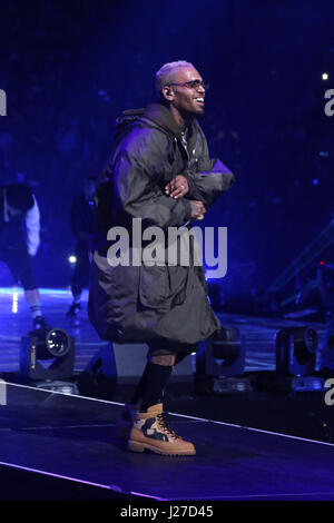 New York, NY, USA. 24. April 2017. Chris Brown führt, während Chris Brown: The Party Tour bei Barclays Center of Brooklyn am 24. April 2017 in New York City. Bildnachweis: Walik Goshorn/Medien Punch/Alamy Live-Nachrichten Stockfoto