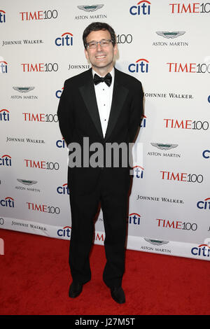 New York, USA. 25. April 2017. Washington State Attorney General Bob Ferguson besucht der Time 100 Gala in Frederick P. Rose Hall am 25. April 2017 in New York City. Bildnachweis: Debby Wong/Alamy Live-Nachrichten Stockfoto