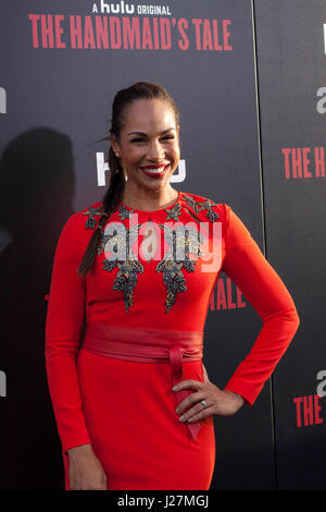 Los Angeles, USA. 25. April 2017. Amanda Brugel kommt bei Hulu The Handmaid es Tale Premiere im ArcLight Dome am 25. April 2017 in Hollywood, Kalifornien. Bildnachweis: Das Foto Zugang/Alamy Live-Nachrichten Stockfoto