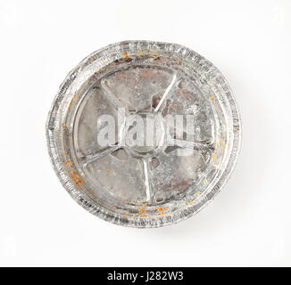 Runde Kuchenform Alufolie auf weißem Hintergrund verwendet Stockfoto