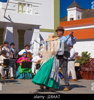 Tejeda, Spanien - 5 Februar: Touristen und Einheimische genießen Fiesta del Almendro En Flor, Mandel Blume Feier, 5. Februar 2017 in Tejeda Gran Cana Stockfoto