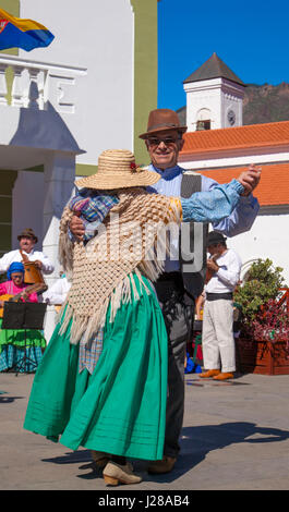 Tejeda, Spanien - 5 Februar: Touristen und Einheimische genießen Fiesta del Almendro En Flor, Mandel Blume Feier, 5. Februar 2017 in Tejeda Gran Cana Stockfoto