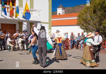 Tejeda, Spanien - 5 Februar: Touristen und Einheimische genießen Fiesta del Almendro En Flor, Mandel Blume Feier, 5. Februar 2017 in Tejeda Gran Cana Stockfoto