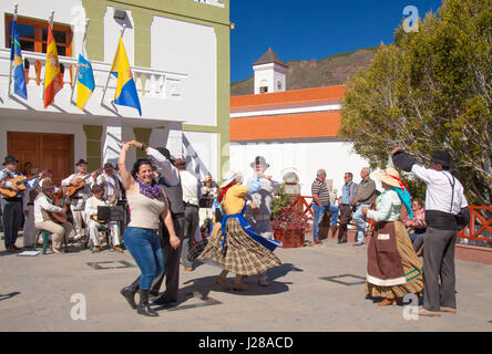 Tejeda, Spanien - 5 Februar: Touristen und Einheimische genießen Fiesta del Almendro En Flor, Mandel Blume Feier, 5. Februar 2017 in Tejeda Gran Cana Stockfoto