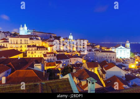 Alfama in der Nacht, Lissabon, Portugal Stockfoto