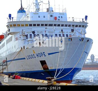 KAOHSIUNG, TAIWAN--16. September 2014: das deutsche Nächstenliebe Schiff Logos Hope, der größten schwimmenden Buchhandlung der Welt besucht Kaohsiung Stadt auf seine Stockfoto