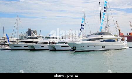 KAOHSIUNG, TAIWAN--11. Mai 2014: luxuriöse Yachten und Sportboote sind auf dem Display während der 2014 Taiwan International Boat Show. Stockfoto