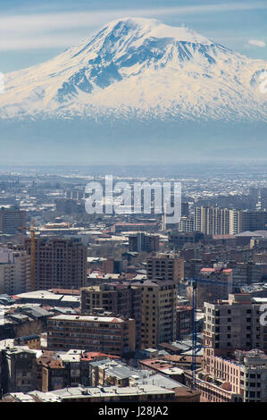 Armenien, Yerevan, Kentron, Blick von der Kaskade zum Ararat, das Museum für Gegenwartskunst in der armenischen Hauptstadt Jerewan Stockfoto