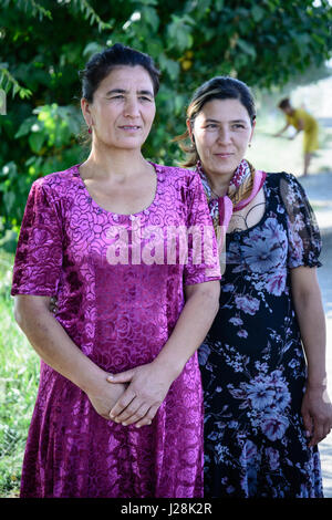 Usbekistan, Provinz Buxoro, Jondor Tumani Kleid Bauern am Sonntag Stockfoto