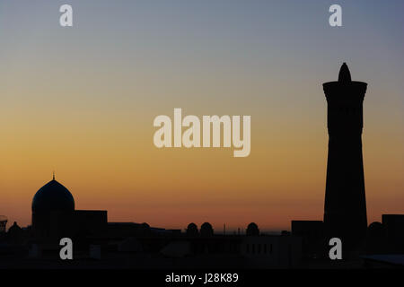 Usbekistan, Buchara Provinz, Buchara, Kalyan Minarett der Poi Kalon bei Sonnenuntergang Stockfoto