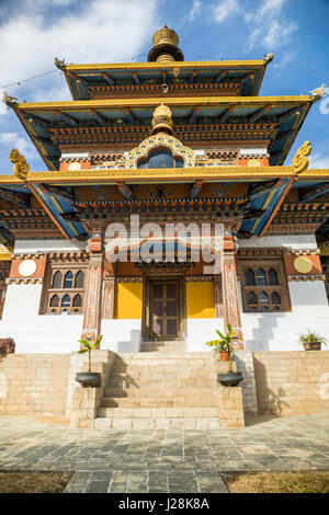 Khamsum Yulley Namgyal Chorten sticht auf einen wunderschönen Bergrücken oberhalb der Punakha-Tal (Bhutan) Stockfoto