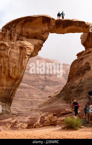 Jordan, Aqaba Gouvernement, Wadi Rum, Wüste Hochplateau in South Jordan. UNESCO-Weltnaturerbe. Drehort des Filmes "Lawrence von Arabien" Stockfoto