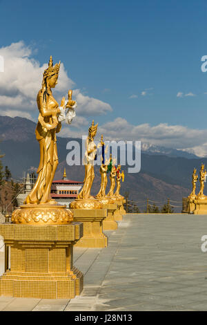 Gold Statuten in der Nähe von Big Buddha in Thimphu, Bhutan. Stockfoto