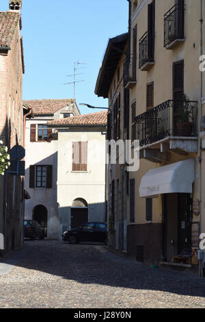 Mantua, Italien, Straße in der Altstadt Stockfoto